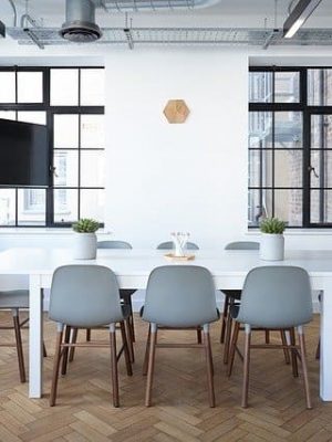 chairs-2181960_640 (1)